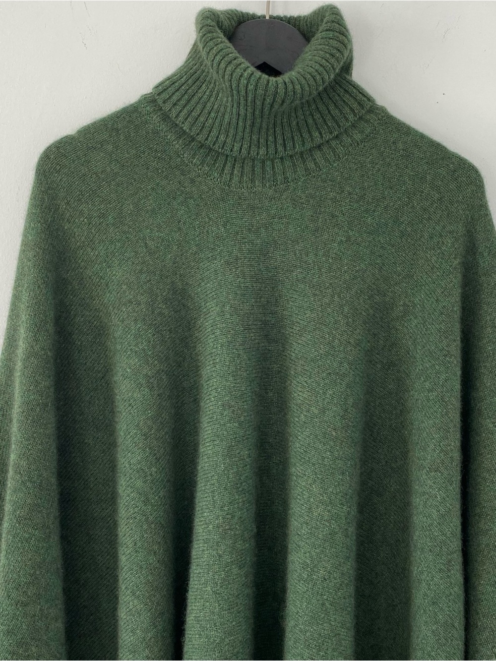 Linnea Lund 100% Cashmere Angela Poncho - Picture 7 of 13